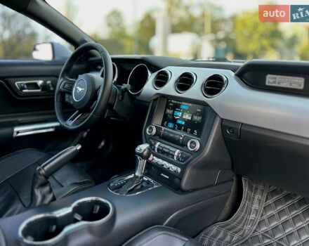 Серый Форд Мустанг, объемом двигателя 2.26 л и пробегом 161 тыс. км за 13599 $, фото 17 на Automoto.ua