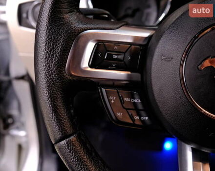 Серый Форд Мустанг, объемом двигателя 2.3 л и пробегом 91 тыс. км за 13900 $, фото 21 на Automoto.ua