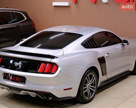 Серый Форд Мустанг, объемом двигателя 2.3 л и пробегом 91 тыс. км за 13900 $, фото 13 на Automoto.ua