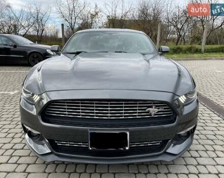 Серый Форд Мустанг, объемом двигателя 2.26 л и пробегом 98 тыс. км за 16700 $, фото 5 на Automoto.ua