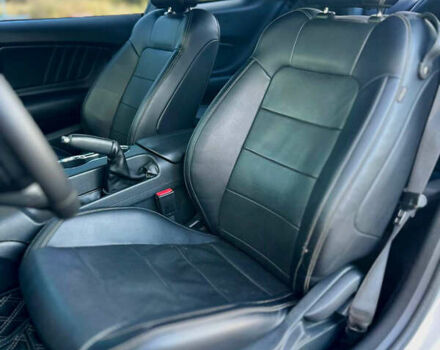 Серый Форд Мустанг, объемом двигателя 2.26 л и пробегом 161 тыс. км за 13599 $, фото 10 на Automoto.ua