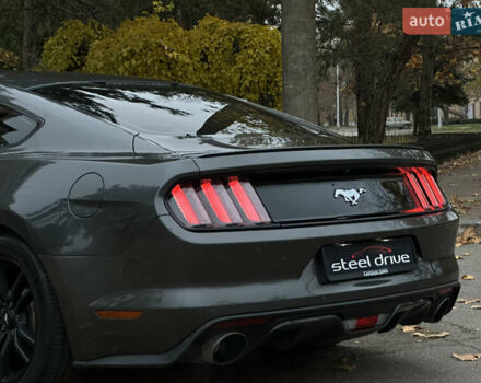 Серый Форд Мустанг, объемом двигателя 2.26 л и пробегом 99 тыс. км за 14999 $, фото 4 на Automoto.ua