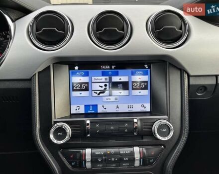 Серый Форд Мустанг, объемом двигателя 2.26 л и пробегом 98 тыс. км за 16700 $, фото 51 на Automoto.ua