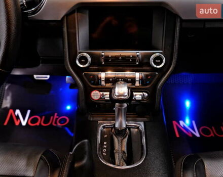 Серый Форд Мустанг, объемом двигателя 2.3 л и пробегом 91 тыс. км за 13900 $, фото 16 на Automoto.ua