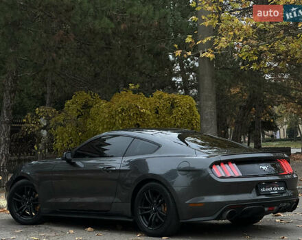 Серый Форд Мустанг, объемом двигателя 2.26 л и пробегом 99 тыс. км за 14999 $, фото 3 на Automoto.ua