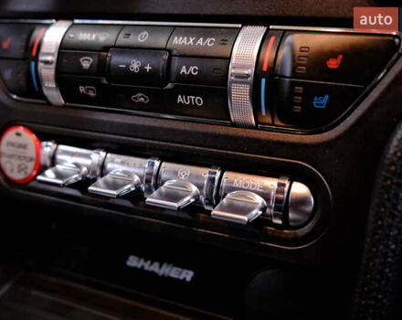 Серый Форд Мустанг, объемом двигателя 2.3 л и пробегом 91 тыс. км за 13900 $, фото 18 на Automoto.ua