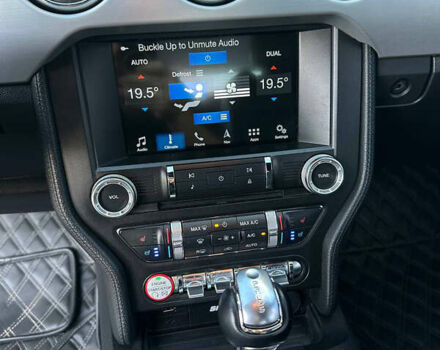 Серый Форд Мустанг, объемом двигателя 2.26 л и пробегом 161 тыс. км за 13599 $, фото 14 на Automoto.ua