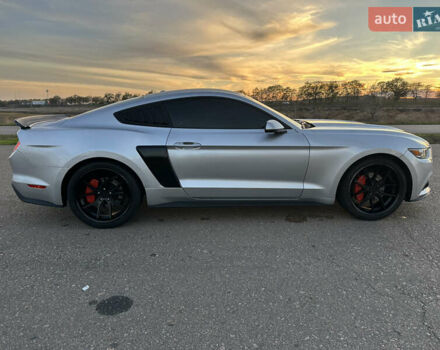 Серый Форд Мустанг, объемом двигателя 2.3 л и пробегом 173 тыс. км за 14500 $, фото 8 на Automoto.ua