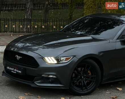 Серый Форд Мустанг, объемом двигателя 2.26 л и пробегом 99 тыс. км за 14999 $, фото 16 на Automoto.ua