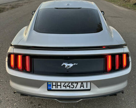 Серый Форд Мустанг, объемом двигателя 2.3 л и пробегом 173 тыс. км за 14500 $, фото 6 на Automoto.ua