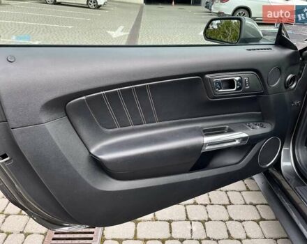 Серый Форд Мустанг, объемом двигателя 2.26 л и пробегом 98 тыс. км за 16700 $, фото 18 на Automoto.ua