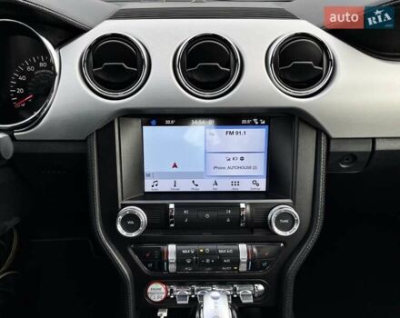 Серый Форд Мустанг, объемом двигателя 2.26 л и пробегом 98 тыс. км за 16700 $, фото 48 на Automoto.ua