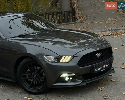 Серый Форд Мустанг, объемом двигателя 2.26 л и пробегом 99 тыс. км за 14999 $, фото 10 на Automoto.ua
