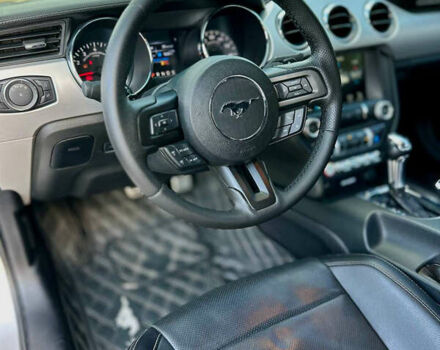 Серый Форд Мустанг, объемом двигателя 2.26 л и пробегом 161 тыс. км за 13599 $, фото 8 на Automoto.ua