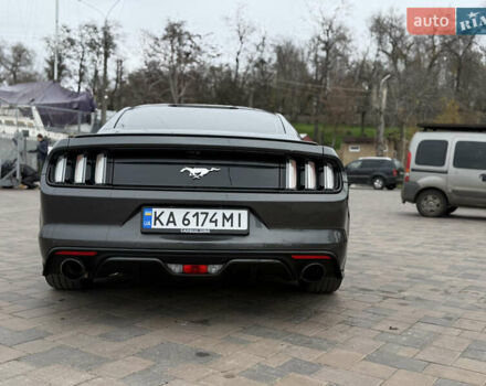Серый Форд Мустанг, объемом двигателя 2.26 л и пробегом 100 тыс. км за 14500 $, фото 5 на Automoto.ua