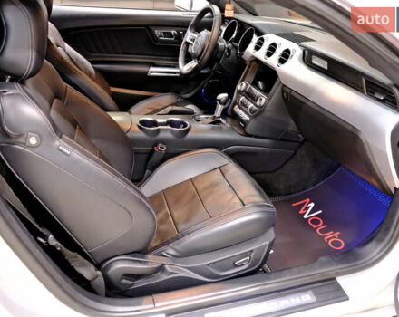 Серый Форд Мустанг, объемом двигателя 2.3 л и пробегом 91 тыс. км за 13900 $, фото 33 на Automoto.ua