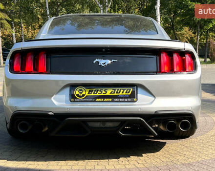 Серый Форд Мустанг, объемом двигателя 2.3 л и пробегом 91 тыс. км за 16999 $, фото 5 на Automoto.ua