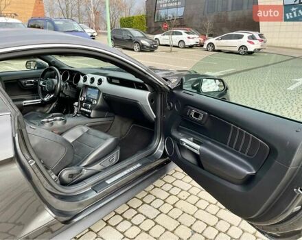 Серый Форд Мустанг, объемом двигателя 2.26 л и пробегом 98 тыс. км за 16700 $, фото 24 на Automoto.ua