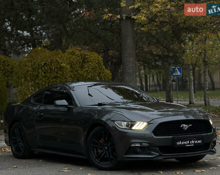 Серый Форд Мустанг, объемом двигателя 2.26 л и пробегом 99 тыс. км за 14999 $, фото 13 на Automoto.ua
