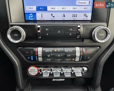 Серый Форд Мустанг, объемом двигателя 2.26 л и пробегом 98 тыс. км за 16700 $, фото 56 на Automoto.ua