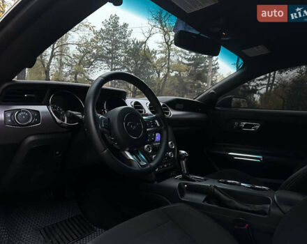 Серый Форд Мустанг, объемом двигателя 2.26 л и пробегом 99 тыс. км за 14999 $, фото 19 на Automoto.ua