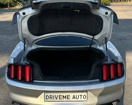 Серый Форд Мустанг, объемом двигателя 2.26 л и пробегом 161 тыс. км за 13599 $, фото 24 на Automoto.ua