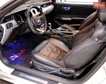 Серый Форд Мустанг, объемом двигателя 2.3 л и пробегом 91 тыс. км за 13900 $, фото 27 на Automoto.ua