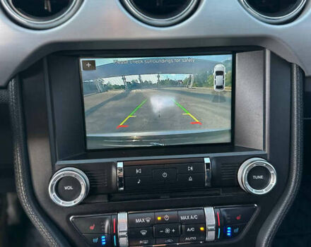 Серый Форд Мустанг, объемом двигателя 2.26 л и пробегом 161 тыс. км за 13599 $, фото 28 на Automoto.ua