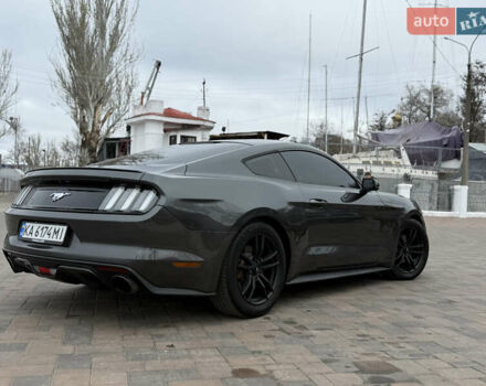 Серый Форд Мустанг, объемом двигателя 2.26 л и пробегом 100 тыс. км за 14500 $, фото 4 на Automoto.ua