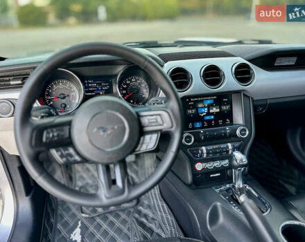 Серый Форд Мустанг, объемом двигателя 2.26 л и пробегом 161 тыс. км за 13599 $, фото 13 на Automoto.ua