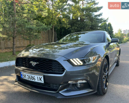 Серый Форд Мустанг, объемом двигателя 2.26 л и пробегом 162 тыс. км за 16750 $, фото 5 на Automoto.ua