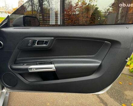 Серый Форд Мустанг, объемом двигателя 3.7 л и пробегом 126 тыс. км за 18440 $, фото 25 на Automoto.ua