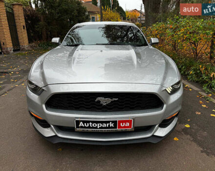 Серый Форд Мустанг, объемом двигателя 3.7 л и пробегом 126 тыс. км за 18440 $, фото 2 на Automoto.ua