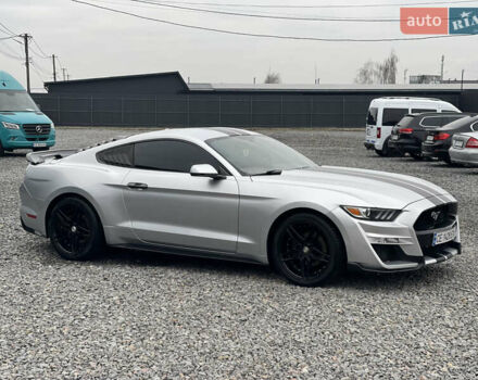 Серый Форд Мустанг, объемом двигателя 2.26 л и пробегом 80 тыс. км за 17500 $, фото 4 на Automoto.ua