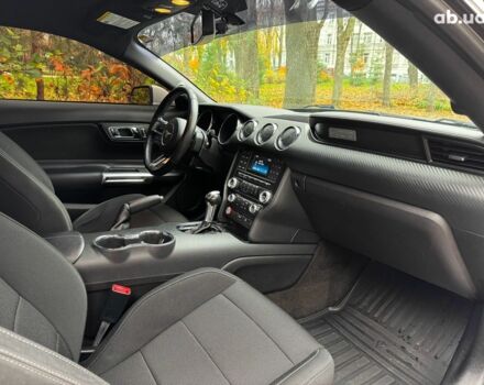 Серый Форд Мустанг, объемом двигателя 3.7 л и пробегом 126 тыс. км за 18440 $, фото 26 на Automoto.ua