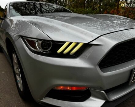 Серый Форд Мустанг, объемом двигателя 3.7 л и пробегом 126 тыс. км за 18440 $, фото 3 на Automoto.ua