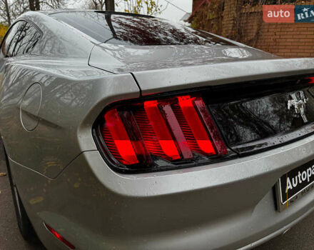 Серый Форд Мустанг, объемом двигателя 3.7 л и пробегом 126 тыс. км за 18440 $, фото 8 на Automoto.ua