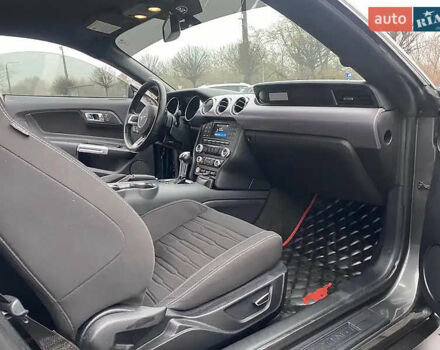 Серый Форд Мустанг, объемом двигателя 2.26 л и пробегом 162 тыс. км за 16750 $, фото 14 на Automoto.ua