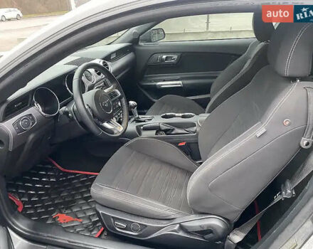 Серый Форд Мустанг, объемом двигателя 2.26 л и пробегом 162 тыс. км за 14999 $, фото 15 на Automoto.ua