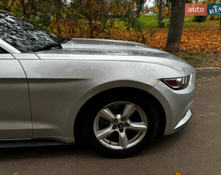 Серый Форд Мустанг, объемом двигателя 3.7 л и пробегом 126 тыс. км за 18440 $, фото 4 на Automoto.ua