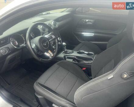 Сірий Форд Мустанг, об'ємом двигуна 3.72 л та пробігом 125 тис. км за 18500 $, фото 4 на Automoto.ua