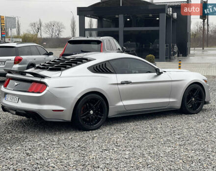 Серый Форд Мустанг, объемом двигателя 2.26 л и пробегом 80 тыс. км за 17500 $, фото 6 на Automoto.ua