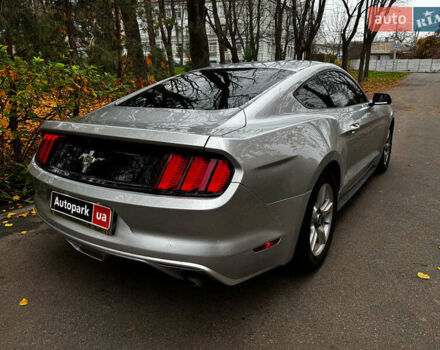 Серый Форд Мустанг, объемом двигателя 3.7 л и пробегом 126 тыс. км за 18440 $, фото 6 на Automoto.ua