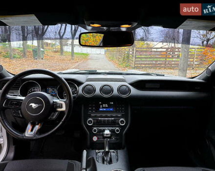 Серый Форд Мустанг, объемом двигателя 3.7 л и пробегом 126 тыс. км за 18440 $, фото 24 на Automoto.ua