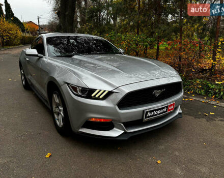 Серый Форд Мустанг, объемом двигателя 3.7 л и пробегом 126 тыс. км за 18440 $, фото 3 на Automoto.ua