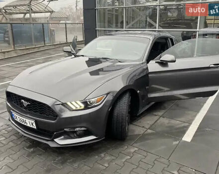 Серый Форд Мустанг, объемом двигателя 2.26 л и пробегом 162 тыс. км за 14999 $, фото 5 на Automoto.ua