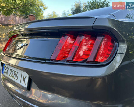 Серый Форд Мустанг, объемом двигателя 2.26 л и пробегом 162 тыс. км за 16750 $, фото 12 на Automoto.ua