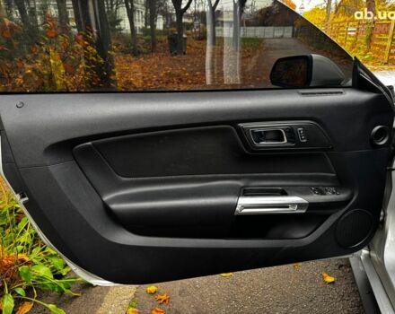 Серый Форд Мустанг, объемом двигателя 3.7 л и пробегом 126 тыс. км за 18440 $, фото 10 на Automoto.ua