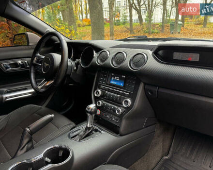 Серый Форд Мустанг, объемом двигателя 3.7 л и пробегом 126 тыс. км за 18440 $, фото 27 на Automoto.ua