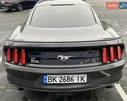 Серый Форд Мустанг, объемом двигателя 2.26 л и пробегом 162 тыс. км за 14999 $, фото 7 на Automoto.ua